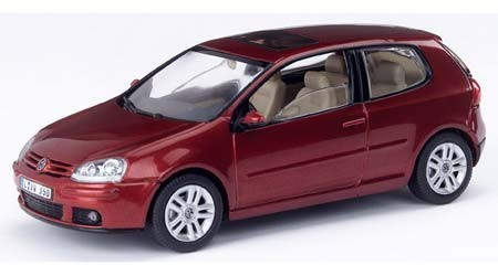 VW Golf V, red spice metallic